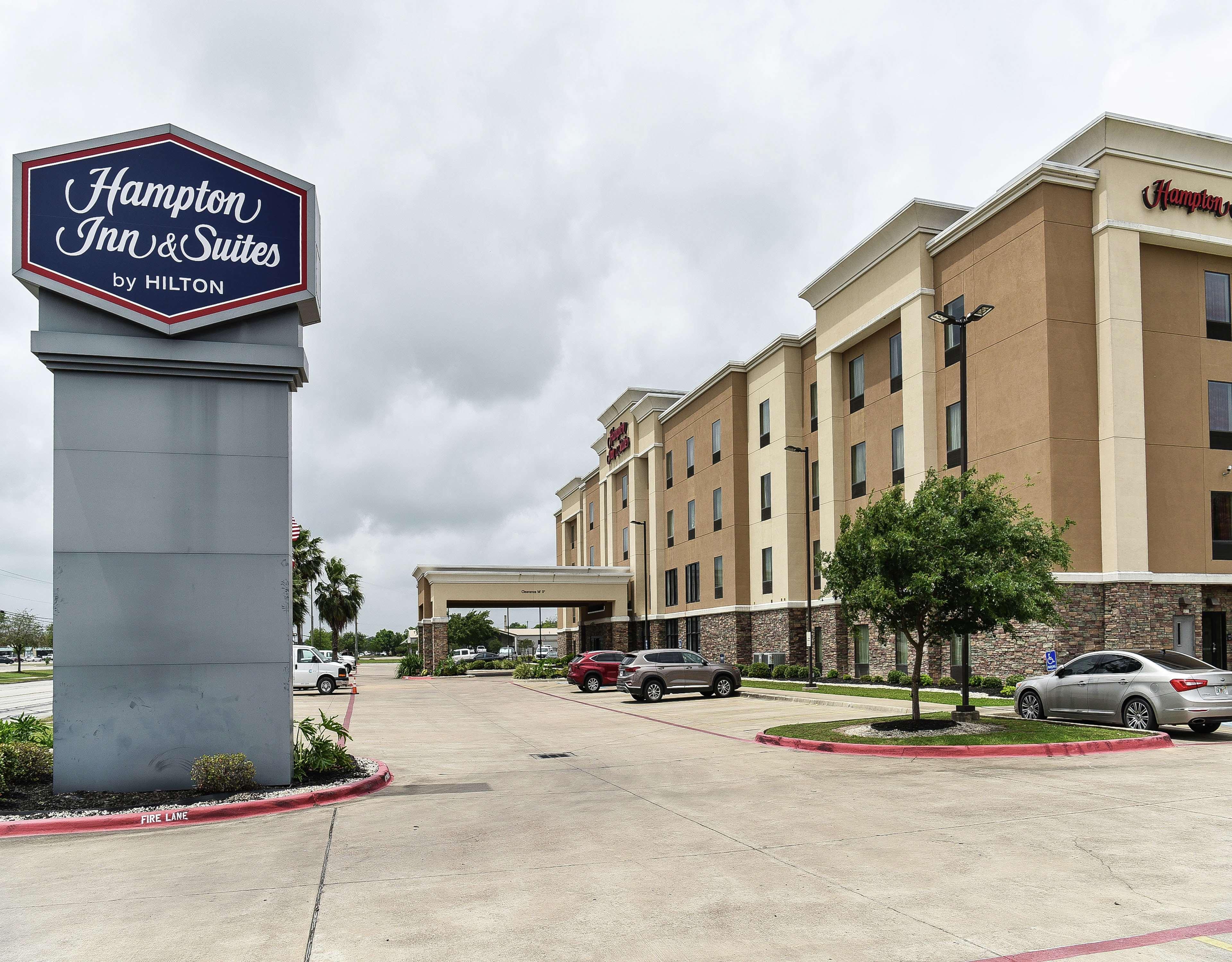 Hampton Inn & Suites Bay City Exterior photo
