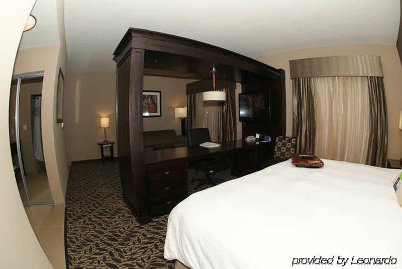 Hampton Inn & Suites Bay City Room photo